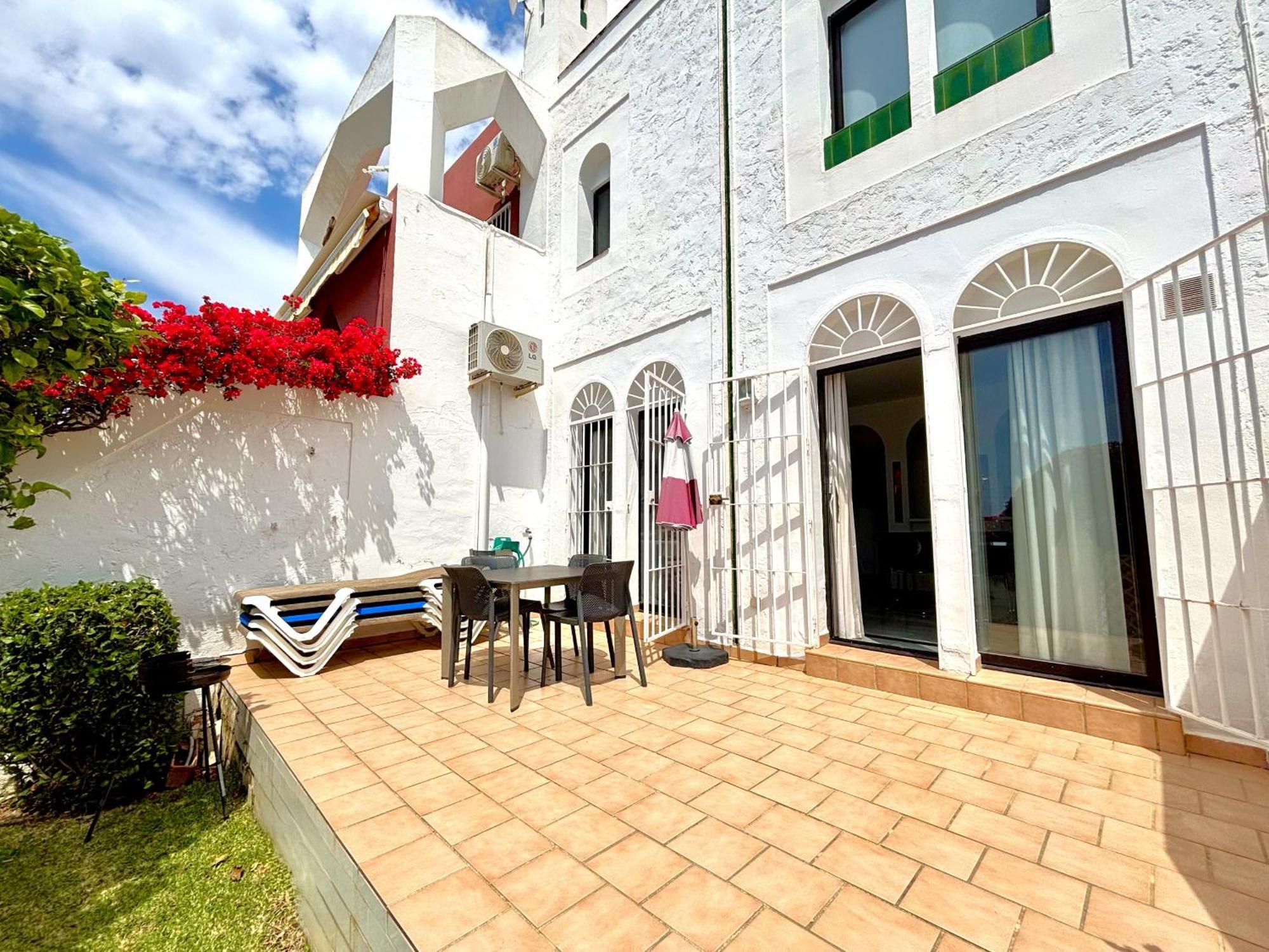 Urb. Alhambra II 15 Villa Нерха Екстериор снимка