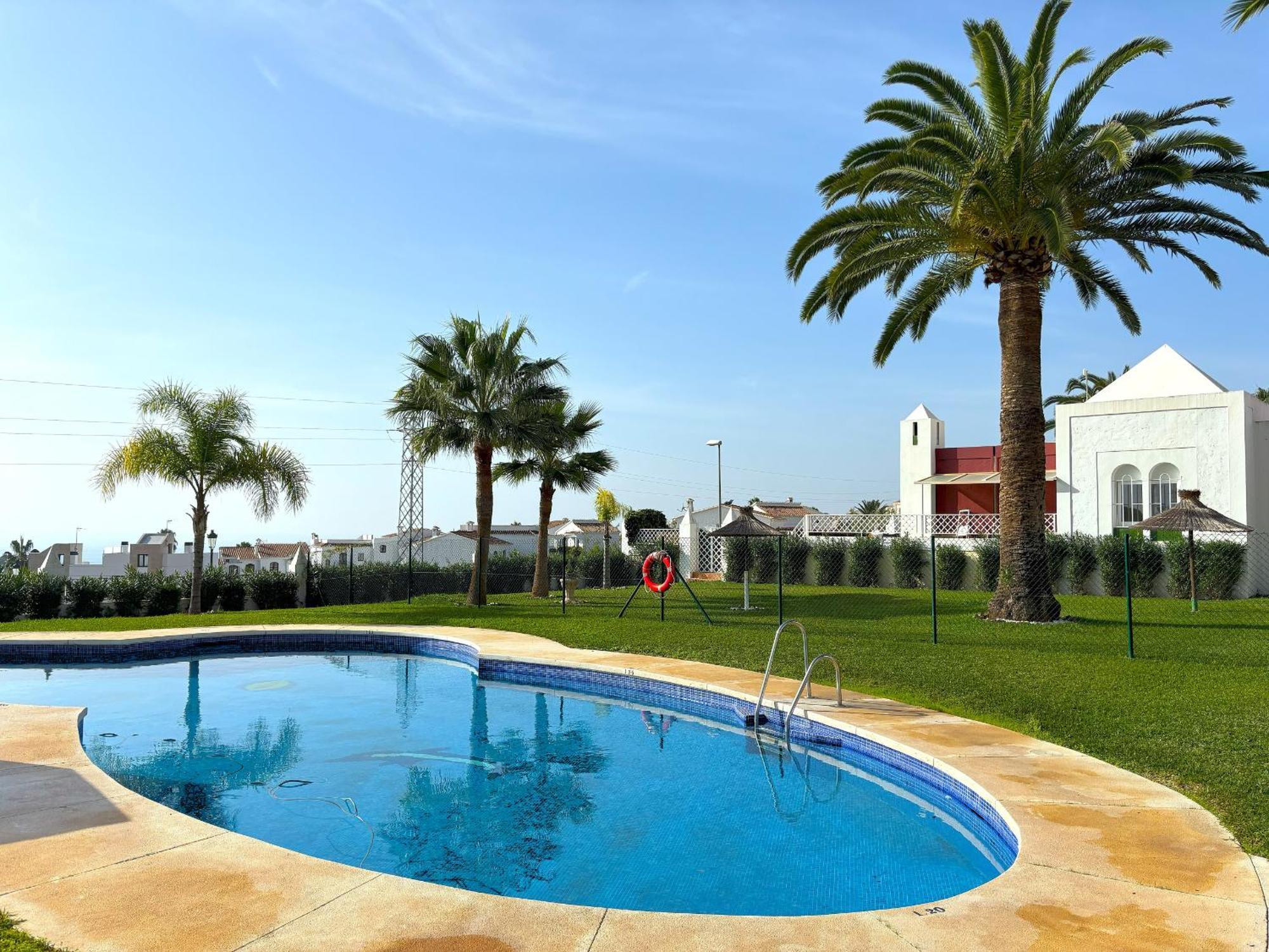 Urb. Alhambra II 15 Villa Нерха Екстериор снимка